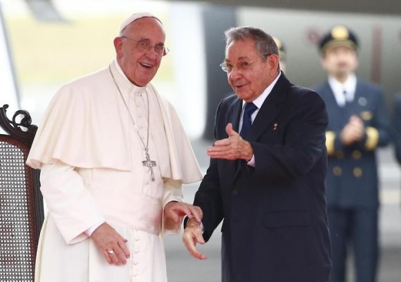 Encuentro_entre_el_Papa_Francisco_y_el_General_de_Ejército_Raúl_Castro