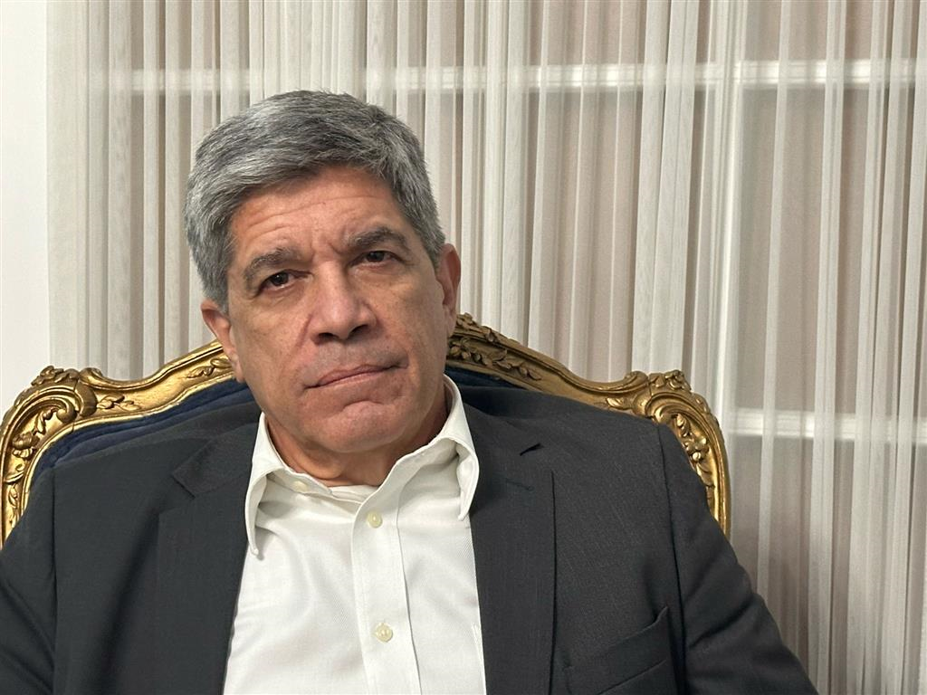 Vicecanciller_Carlos_Fernández_de_Cossío_