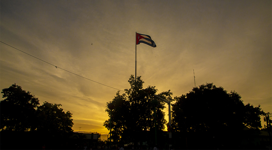 bandera cubana amanecer ismael