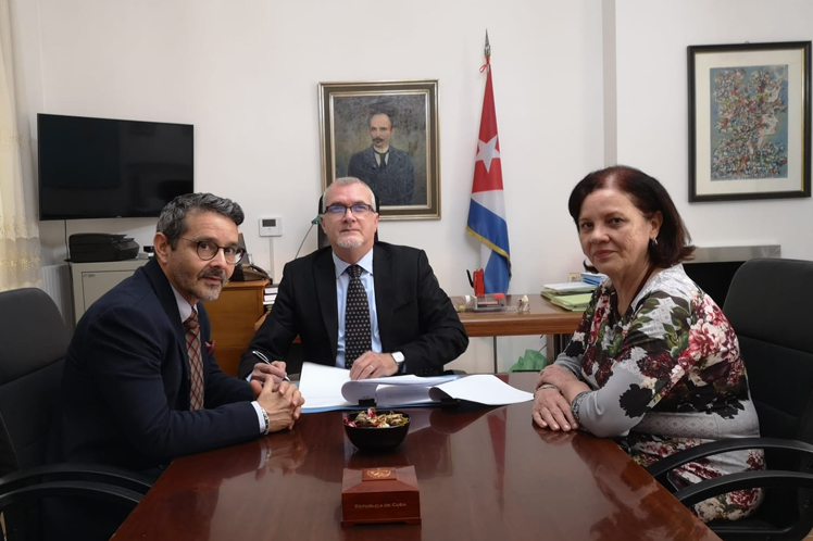 Cuba suscribe convenio con organismo financiero de ONU