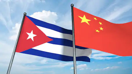 banderas de Cuba y China