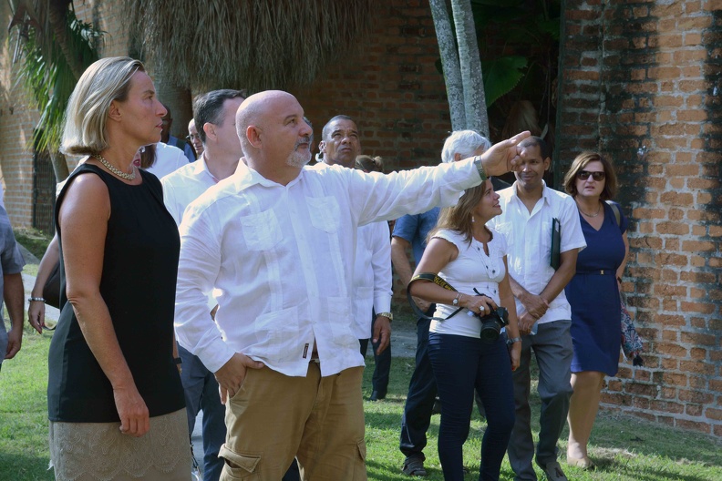 Federica Mogherini, junto a Alexis Seijo García, rector de la Universidad de las Artes