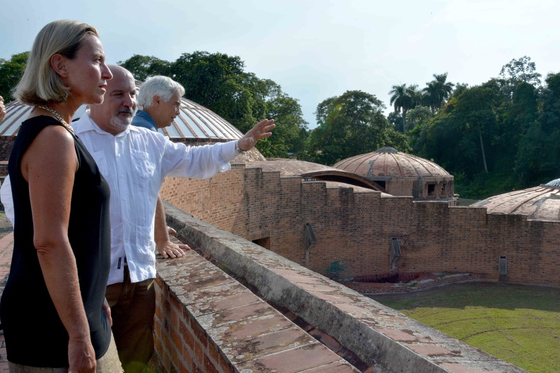 Federica Mogherini, junto a Alexis Seijo García, rector de la Universidad de las Artes