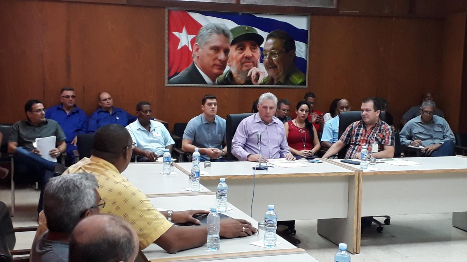Presidente cubano visita obras energéticas en Santa Cruz del Norte