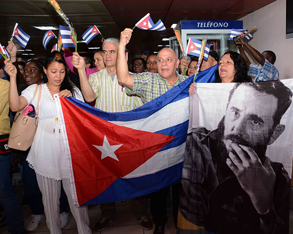 En suelo patrio segundo grupo de colaboradores cubanos en Bolivia En suelo patrio segundo grupo de colaboradores cubanos en Bolivia