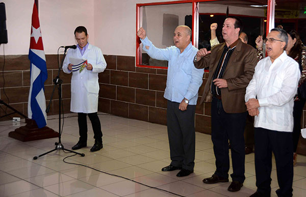 En suelo patrio segundo grupo de colaboradores cubanos en Bolivia En suelo patrio segundo grupo de colaboradores cubanos en Bolivia