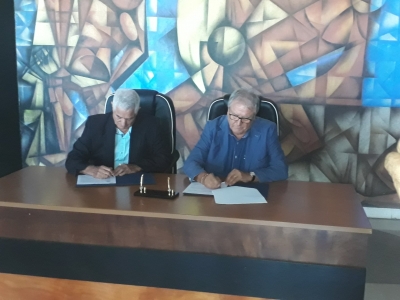Higinio y Fraccari firman acuerdo beisbolero en La Habana 