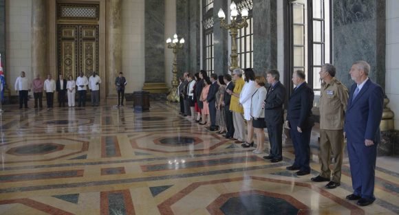 Los 17 integrantes de la Comisión Electoral Nacional toman posesión de sus cargos. Foto: Ariel Ley Royero/ ACN/ Cubadebate