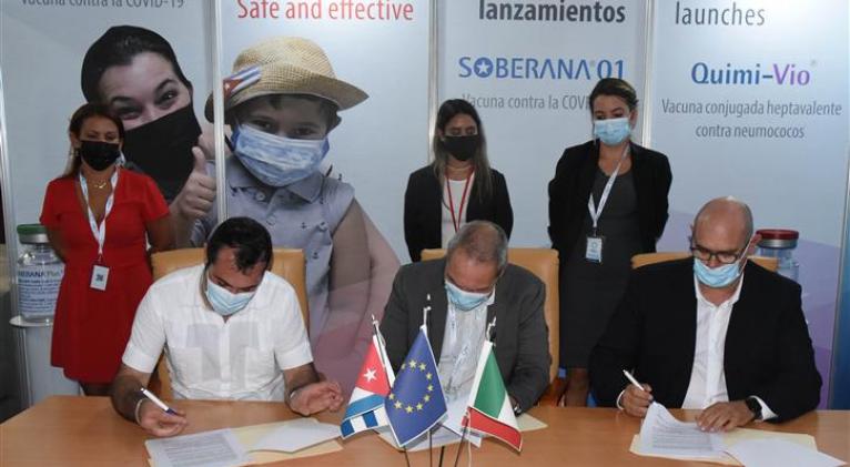  Firma de acuerdo permitirá producción de vacuna Soberana 02 en Italia