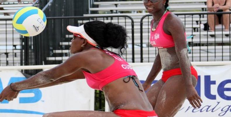 Cuba avanzó a semifinales en el femenino en Preolímpico de voli de playa