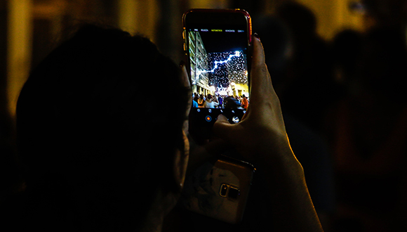 Constelaciones de “Planetario” iluminan la calle habanera Galiano Constelaciones de “Planetario” iluminan la calle habanera Galiano