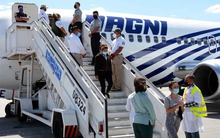 Prosigue regreso de cubanos varados en Haití Prosigue regreso de cubanos varados en Haití