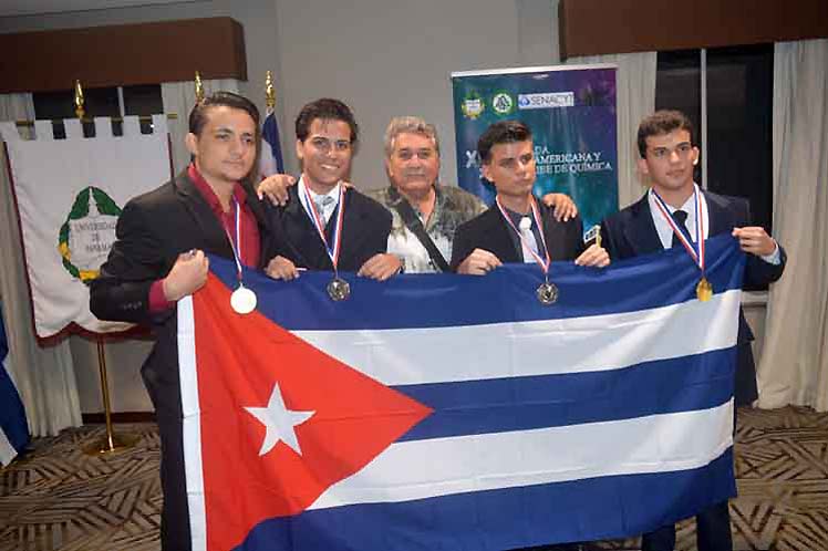 Estudiantes cubanos 'arrasaron' en olimpiada subregional de química