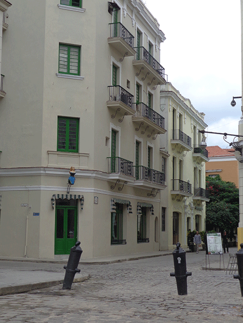  La Habana Vieja alegría y colorido