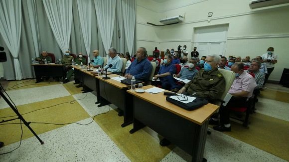 A través de videoconferencia se intercambia con las provincias occidentales y centrales. Foto: Presidencia Cuba/ Twitter.
