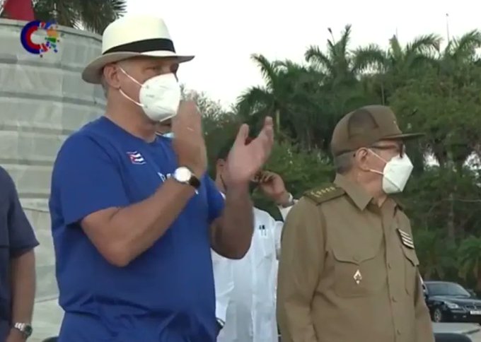 Raúl Castro y Díaz-Canel encabezan 1 de Mayo en Cuba