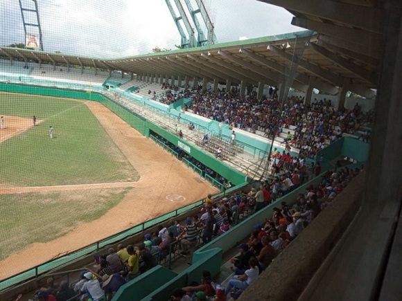 Estadio de Cienfuegos» 5 de septiembre, acoge el duelo entre Matanzas y Cienfuegos  Foto: Darilys Reyes/ periódico 5 de Septiembre
