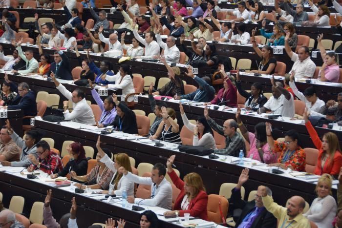 En el cierre del primer periodo ordinario de sesiones se aprobó por unanimidad el proyecto de reforma constitucional Foto: Juvenal Balán/ Granma.