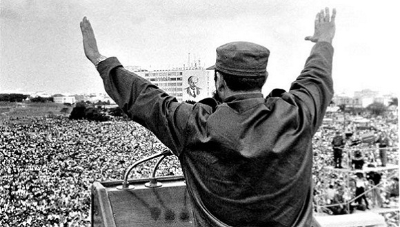 Fidel pronunciando un discurso