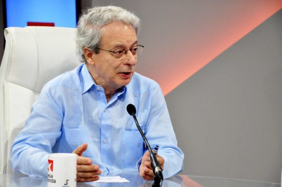 Frei Betto es uno de los prestigiosos intelectuales latinoamericanos que ha participado en la Mesa Redonda.