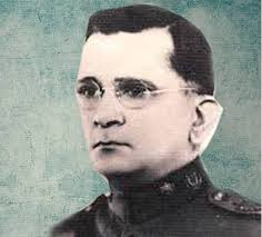 Luis Casas Romero.