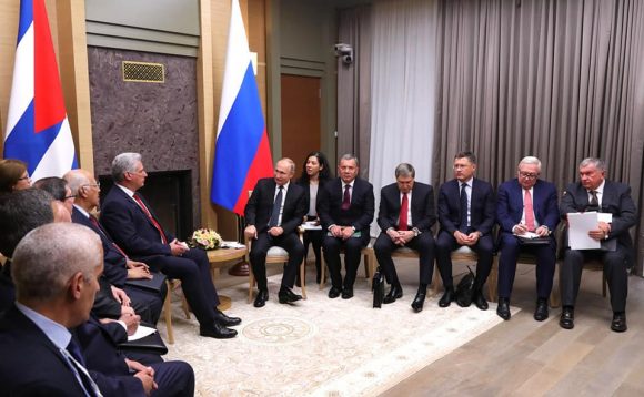El presidente ruso, Vladimir Putin se reunió con su homólogo cubano, Miguel Díaz-Canel. Foto: Hansell Oro Oro/ Facebook.