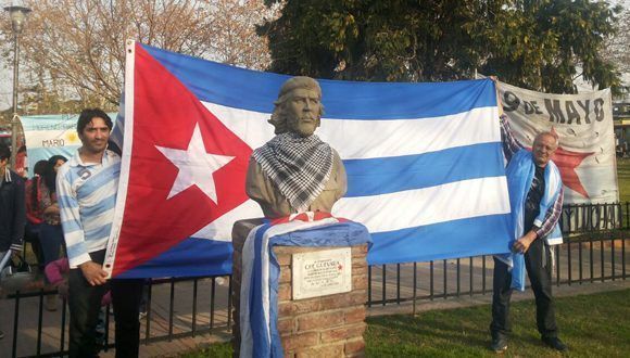 Busto del Che en la localidad de Moreno, Argentina