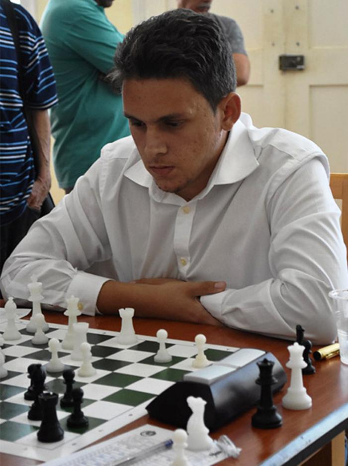  Albornoz ganó su primera partida Foto: Desconocido 
