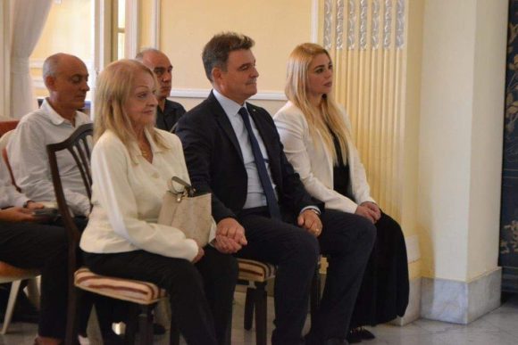 Canciller japonés reconoce a dos personalidades cubanas Canciller japonés reconoce a dos personalidades cubanas