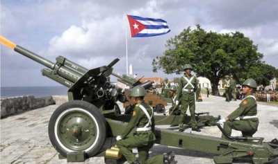 Salvas de artillería en saludo al triunfo de la Revolución 