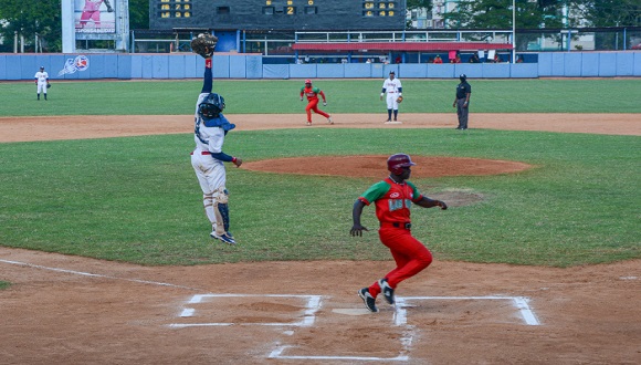 estadio Cándido González de Camagüey