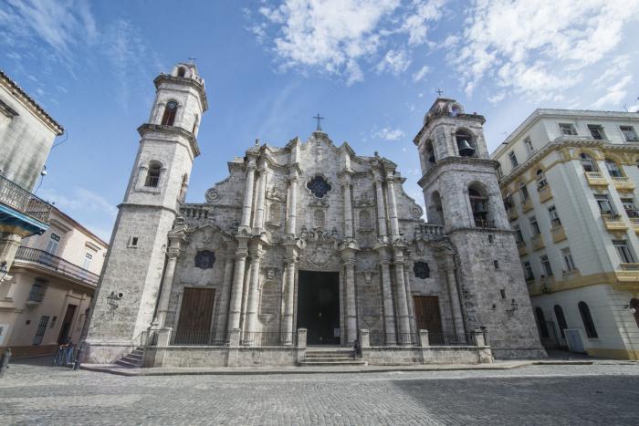 La Catedral y su plaza Foto: Joyme Cuan La Catedral y su plaza Foto: Joyme Cuan