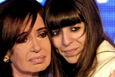 Cristina Fernández junto a su hija Florencia 