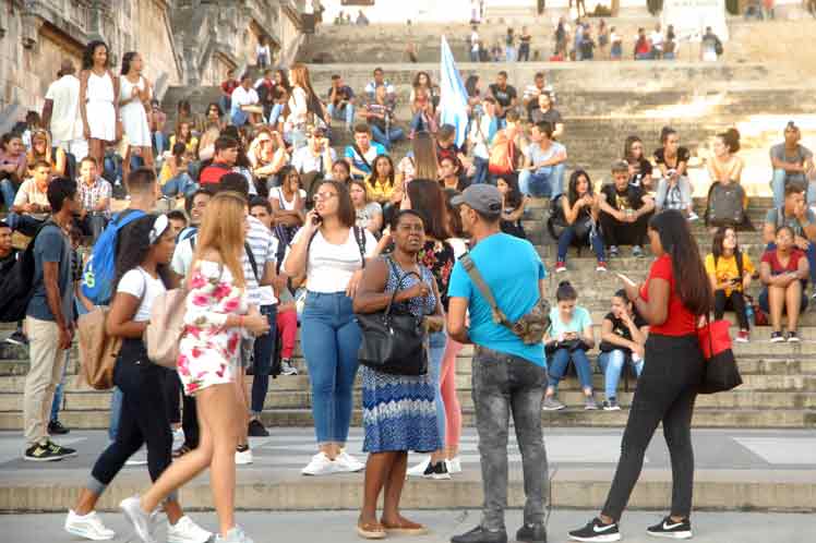 Jóvenes universitarios