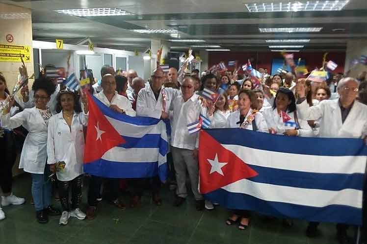 Recibimiento a cooperantes de la salud que prestaban servicios en Ecuador