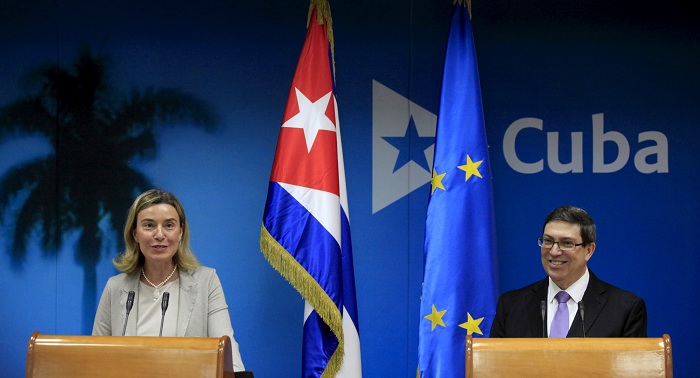 Federica Mogherini, alta representante para Asuntos Exteriores y Política de Seguridad de la Unión Europea junto a Bruno Rodríguez Parrilla.