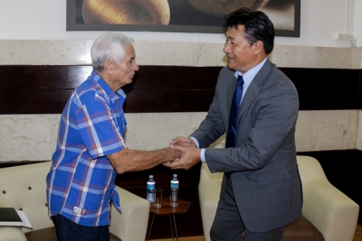 Dialogan FCB y Dragones de Chunichi en La Habana 