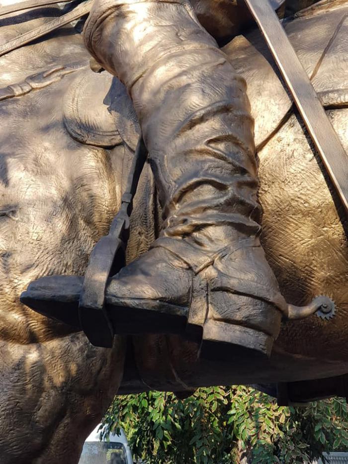 La estatua del Mayor General Calixto García fue recolocada este sábado, en la rotonda de Quinta Avenida y 146, en Miramar