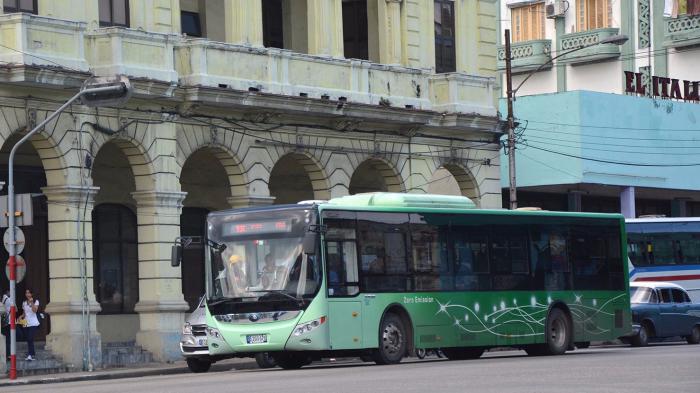 Omnibus electrico-La Habana