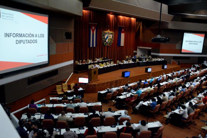 Para la preparación de los proyectos de candidaturas, la Comisión de Candidaturas Nacional solicitó a los diputados que con carácter personal le entregaran por escrito sus propuestas para ocupar los cargos a elegir. Foto: Juvenal Balán Para la preparación de los proyectos de candidaturas, la Comisión de Candidaturas Nacional solicitó a los diputados que con carácter personal le entregaran por escrito sus propuestas para ocupar los cargos a elegir. Foto: Juvenal Balán