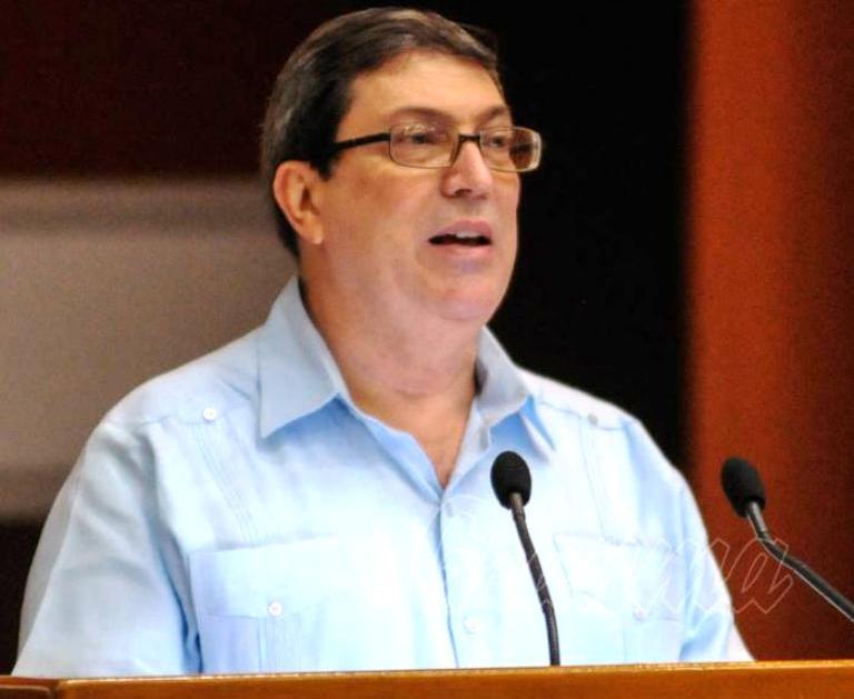 Canciller cubano rechaza difamación contra colaboración de Salud en Bolivia
