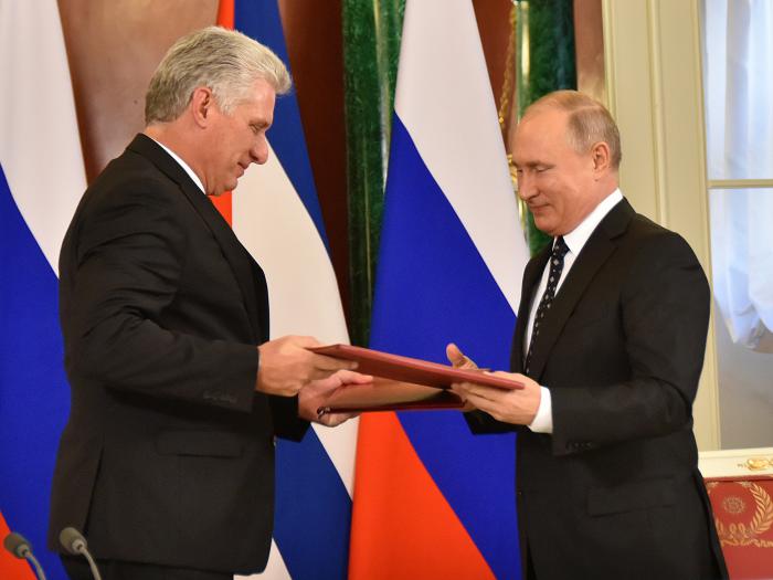 El presidente ruso, Vladímir Putin, recibió en octubre a su homólogo cubano, Miguel Díaz-Canel, en el Kremlin de Moscú. Foto: Estudios Revolución