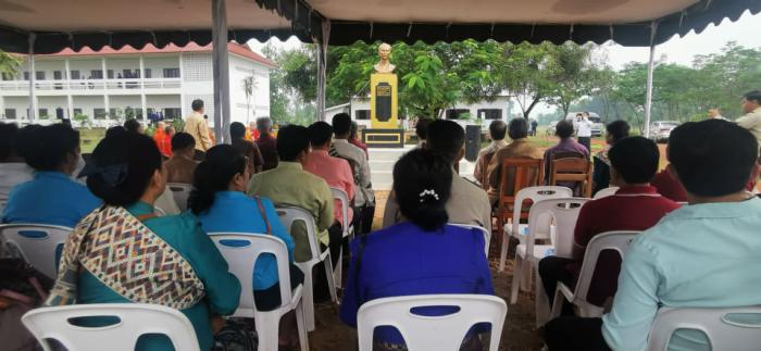 Fundan escuelas dedicadas a la amistad Laos-Cuba y ponen el primer busto de Martí en ese país / Foto: Cubaminrex