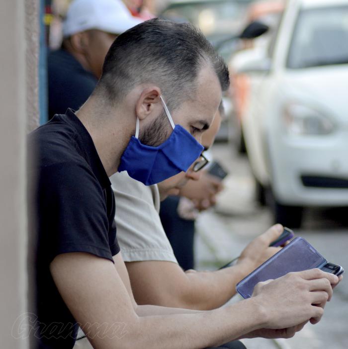  En materia de informatización de la sociedad, según reflexionó Marrero Cruz, es indudable que se ha avanzado y que ese nuevo leguaje ha impregnado a la población. Foto: Ricardo López Hevia 