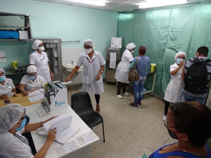  En Cuba se han vacunado más de 1 115 000 personas con al menos la primera dosis de candidatos vacunales. Foto: Tomada de Internet 
