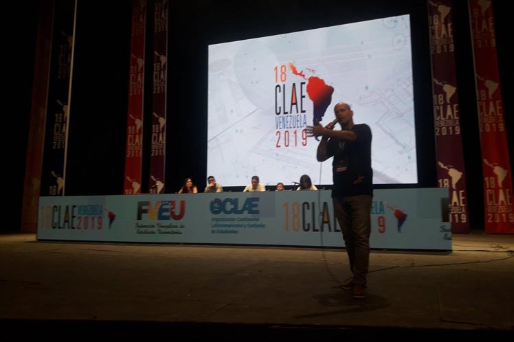 Gerardo Hernández en el CLAE en Caravas, Venezuela