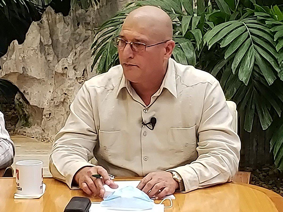 Julio Martínez, coordinador del Programa de Gastronomía y Alimentación del Gobierno de La Habana. Foto: PresidenciaCuba/ Telegram. Julio Martínez, coordinador del Programa de Gastronomía y Alimentación del Gobierno de La Habana. Foto: PresidenciaCuba/ Telegram.