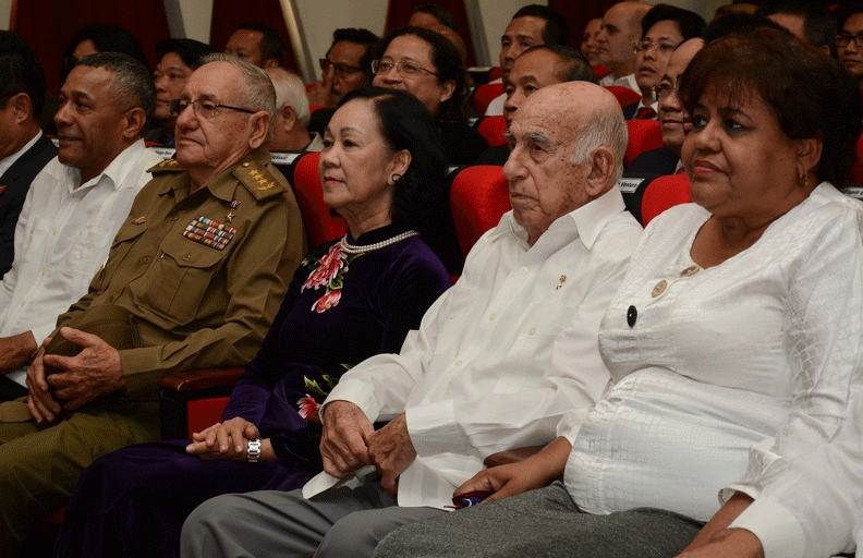  Machado Ventura a acto por aniversario 90 de la fundación del Partido Comunista de Vietnam 
