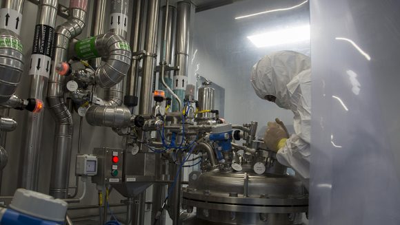 La nueva planta del CIGB en la ZEDM posibilita nuevamente expandir las capacidades productivas de la industria biotecnológica cubana. Foto: Ismael Francisco/ Cubadebate. La nueva planta del CIGB en la ZEDM posibilita nuevamente expandir las capacidades productivas de la industria biotecnológica cubana. Foto: Ismael Francisco/ Cubadebate.