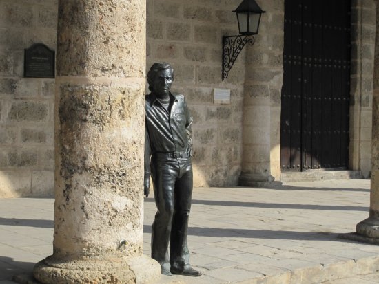 Escultura de Antonio Gades en La Habana